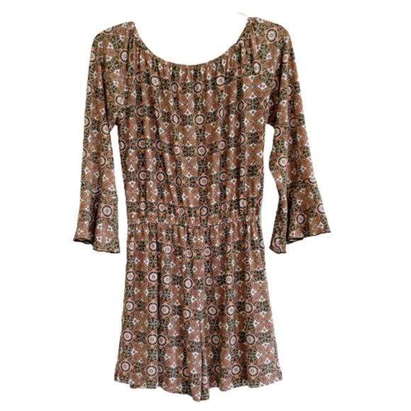 Du Jour Romper Off The Shoulder Bell Sleeves Print Romper Size Medium - Picture 3 of 15